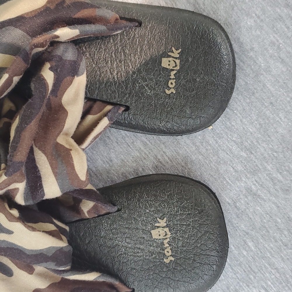 Sanuk yoga sling sandals. - Picture 4 of 6